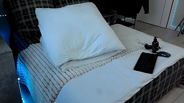 Snapshot of Tanya_M chatting on 02-01-25, 12:37 Tanya M online show from 02-01-25, 12:37