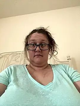 Snapshot of Foxy_Evie40XO chatting on 12-02-24, 02:08 Foxy Evie40XO online show from 12-02-24, 02:08