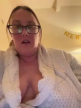 Snapshot of Foxy_Evie40XO chatting on 12-03-24, 07:55 Foxy Evie40XO online show from 12-03-24, 07:55