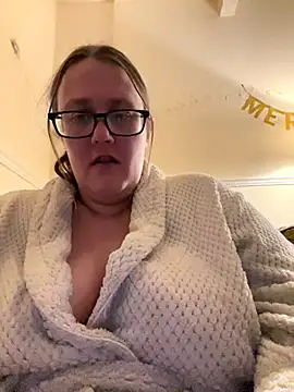 Snapshot of Foxy_Evie40XO chatting on 12-03-24, 11:02 Foxy Evie40XO online show from 12-03-24, 11:02