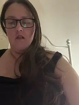 Snapshot of Foxy_Evie40XO chatting on 12-12-24, 04:21 Foxy Evie40XO online show from 12-12-24, 04:21