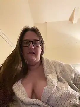 Snapshot of Foxy_Evie40XO chatting on 12-15-24, 06:40 Foxy Evie40XO online show from 12-15-24, 06:40