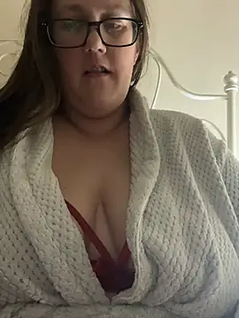 Snapshot of Foxy_Evie40XO chatting on 12-20-24, 08:34 Foxy Evie40XO online show from 12-20-24, 08:34