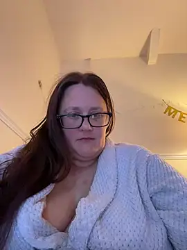 Snapshot of Foxy_Evie40XO chatting on 12-24-24, 11:22 Foxy Evie40XO online show from 12-24-24, 11:22
