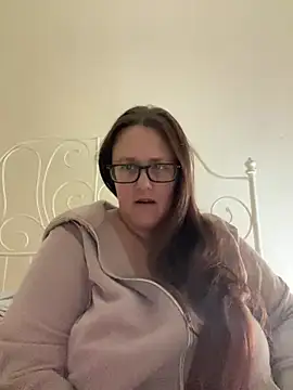 Snapshot of Foxy_Evie40XO chatting on 02-07-25, 11:01 Foxy Evie40XO online show from 02-07-25, 11:01