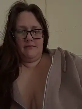 Snapshot of Foxy_Evie40XO chatting on 02-08-25, 09:35 Foxy Evie40XO online show from 02-08-25, 09:35