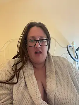 Snapshot of Foxy_Evie40XO chatting on 03-03-25, 08:00 Foxy Evie40XO online show from 03-03-25, 08:00