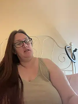 Snapshot of Foxy_Evie40XO chatting on 03-04-25, 10:13 Foxy Evie40XO online show from 03-04-25, 10:13