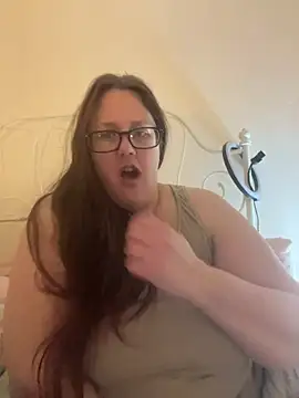 Snapshot of Foxy_Evie40XO chatting on 03-06-25, 09:03 Foxy Evie40XO online show from 03-06-25, 09:03