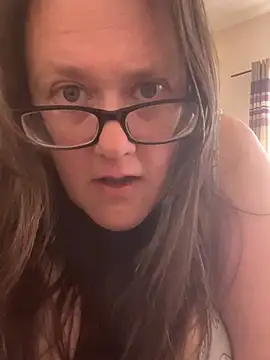 Snapshot of Foxy_Evie40XO chatting on 06-07-26, 09:24 Foxy Evie40XO online show from 06-07-26, 09:24