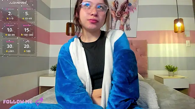 Snapshot of Carol_Pinter chatting on 01-20-25, 01:42 Carol Pinter online show from 01-20-25, 01:42