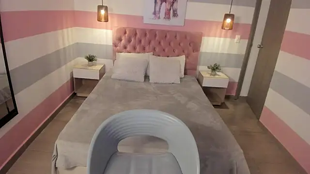 Snapshot of Carol_Pinter chatting on 02-19-25, 12:55 Carol Pinter online show from 02-19-25, 12:55