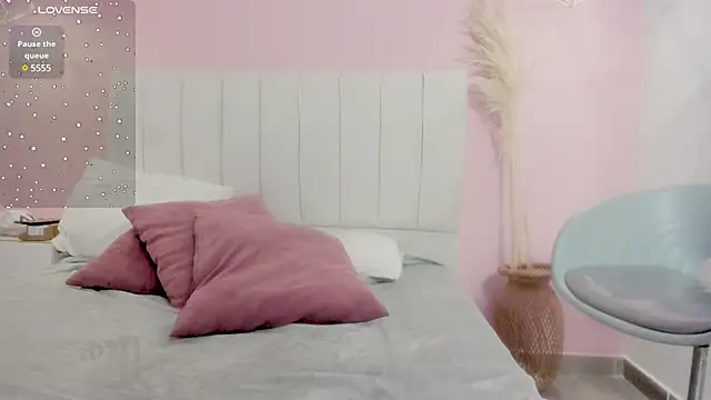 Snapshot of Carol_Pinter chatting on 02-25-25, 12:34 Carol Pinter online show from 02-25-25, 12:34