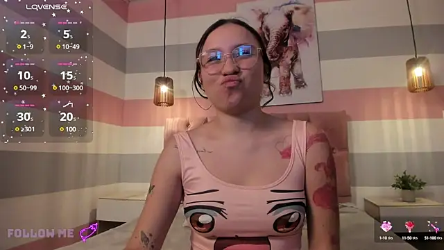 Snapshot of Carol_Pinter chatting on 03-05-25, 04:46 Carol Pinter online show from 03-05-25, 04:46