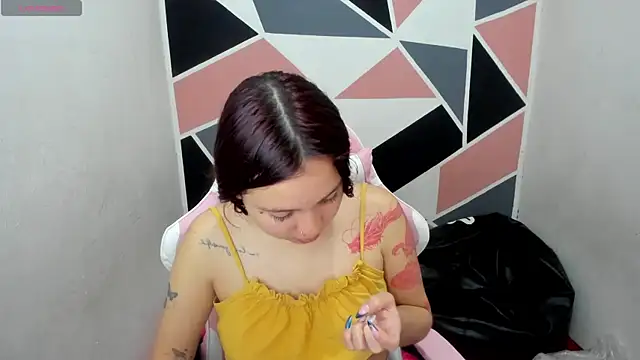 Snapshot of Carol_Pinter chatting on 09-22-25, 05:48 Carol Pinter online show from 09-22-25, 05:48