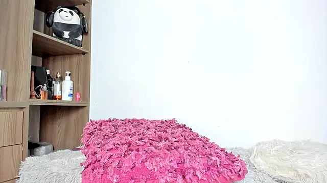 Snapshot of adelarangel chatting on 12-12-24, 11:14 adelarangel online show from 12-12-24, 11:14