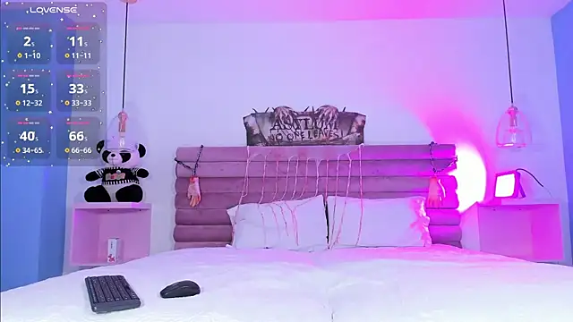 Snapshot of AbyCooper chatting on 10-15-25, 01:11 AbyCooper online show from 10-15-25, 01:11