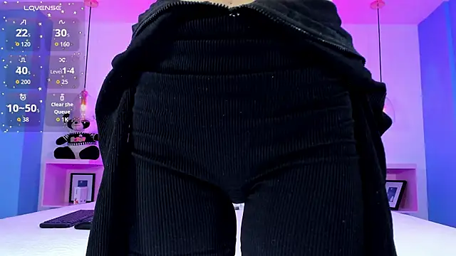 Snapshot of AbyCooper chatting on 01-15-26, 12:21 AbyCooper online show from 01-15-26, 12:21