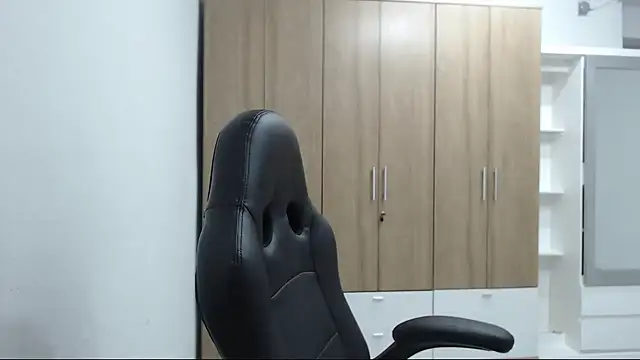 RoxanaLove9 online show from 11-27-25, 07:05