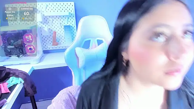 Annie9  online show from 10-23-25, 04:12