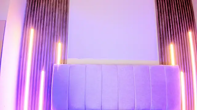 Annie9  online show from 04-18-26, 03:32