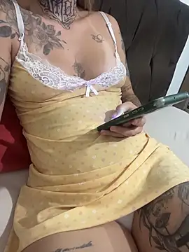 Snapshot of hotskinny1 chatting on 02-27-26, 10:21 hotskinny1 online show from 02-27-26, 10:21