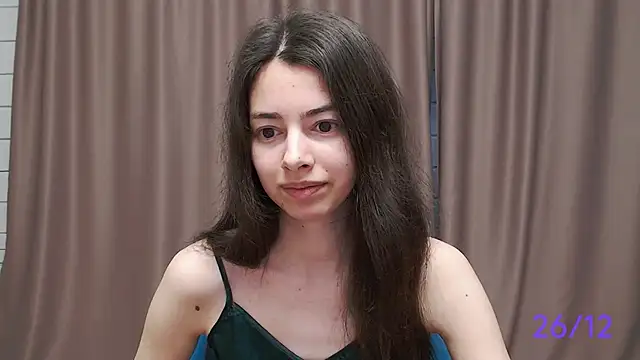 Snapshot of sweet_sweet_angel chatting on 12-26-24, 08:39 sweet sweet angel online show from 12-26-24, 08:39