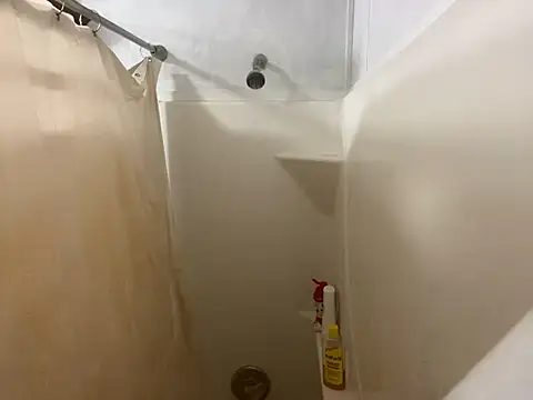 Snapshot of IvanaPlenty chatting on 03-08-25, 11:16 IvanaPlenty online show from 03-08-25, 11:16