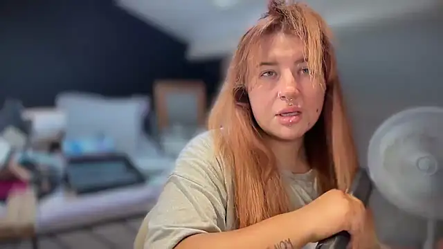 Curvy Rosie99 online show from 04-27-26, 08:01