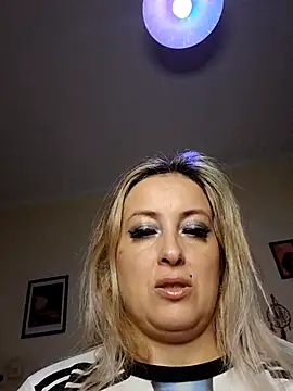 Snapshot of DesireSatler chatting on 06-28-26, 04:51 DesireSatler online show from 06-28-26, 04:51