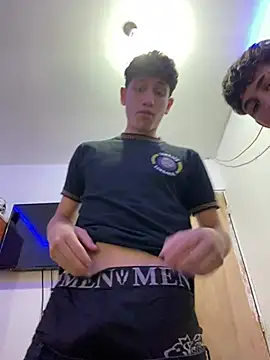 Snapshot of LatinBoysxxx chatting on 12-25-24, 07:02 LatinBoysxxx online show from 12-25-24, 07:02