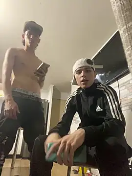 Snapshot of LatinBoysxxx chatting on 01-10-25, 05:37 LatinBoysxxx online show from 01-10-25, 05:37