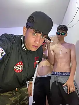 Snapshot of LatinBoysxxx chatting on 02-08-25, 06:22 LatinBoysxxx online show from 02-08-25, 06:22