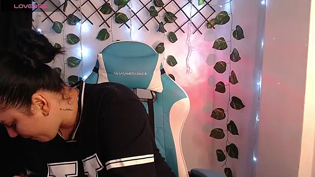 Nika 1  online show from 04-15-26, 01:23