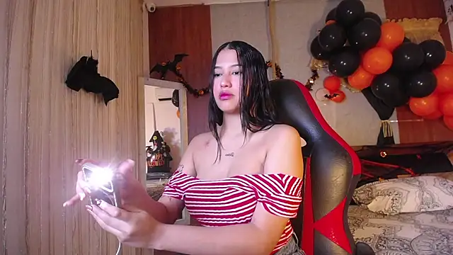 hera divine online show from 10-24-25, 09:11