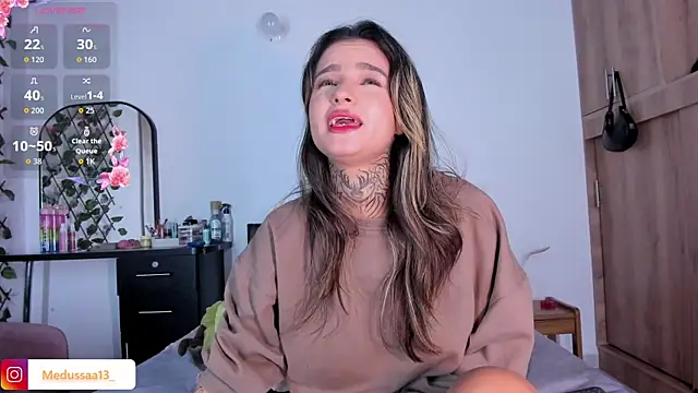 medussa13  online show from 04-17-26, 12:30