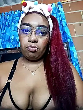 Snapshot of Cinnamon-Skin chatting on 12-12-24, 02:48 Cinnamon-Skin online show from 12-12-24, 02:48