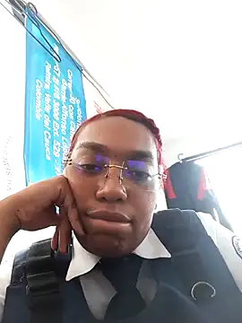 Snapshot of Cinnamon-Skin chatting on 12-23-24, 08:14 Cinnamon-Skin online show from 12-23-24, 08:14