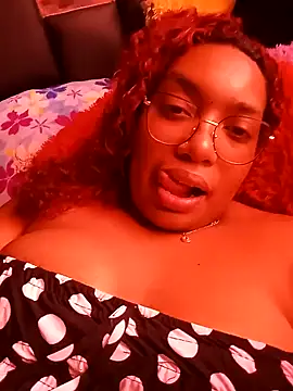 Snapshot of Cinnamon-Skin chatting on 01-19-25, 09:45 Cinnamon-Skin online show from 01-19-25, 09:45