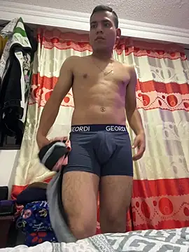 Snapshot of stiven-p23 chatting on 05-12-26, 03:03 stiven-p23 online show from 05-12-26, 03:03