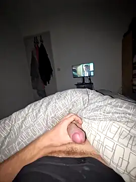 Snapshot of Landryyyyy chatting on 12-20-24, 12:08 Landryyyyy online show from 12-20-24, 12:08