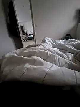 Snapshot of Landryyyyy chatting on 12-20-25, 02:35 Landryyyyy online show from 12-20-25, 02:35