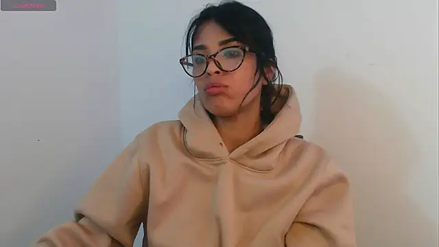 Snapshot of AlessiaVal_ chatting on 02-08-25, 10:08 AlessiaVal online show from 02-08-25, 10:08