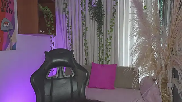 HannaRhodes online show from 04-06-26, 03:13