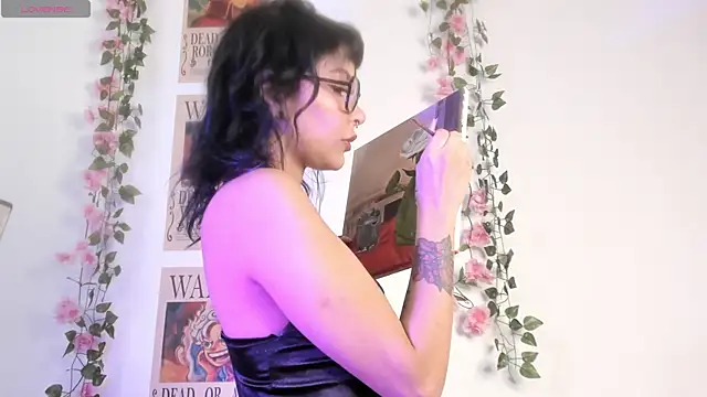 Snapshot of Luna-Chann chatting on 07-10-26, 08:11 Luna-Chann online show from 07-10-26, 08:11