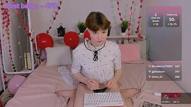 DreamyLuna online show from 01-26-25, 08:57