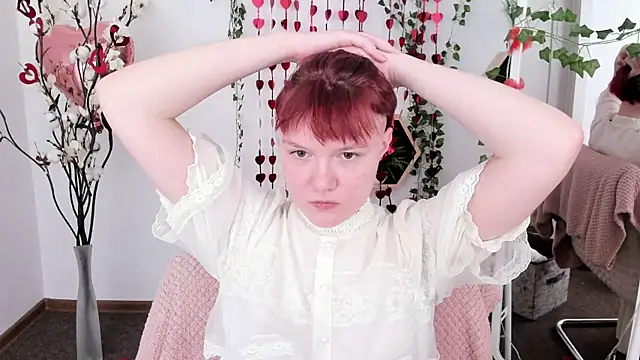 DreamyLuna online show from 02-02-25, 08:41