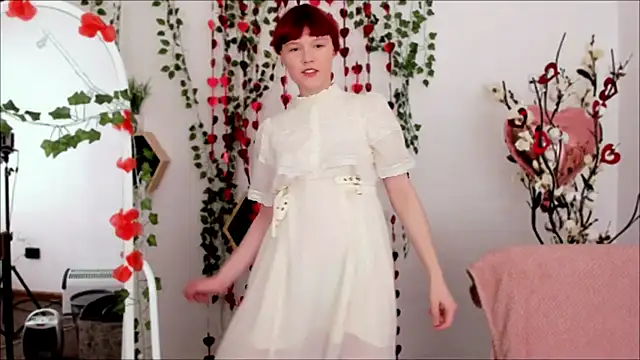 DreamyLuna online show from 02-03-25, 12:04