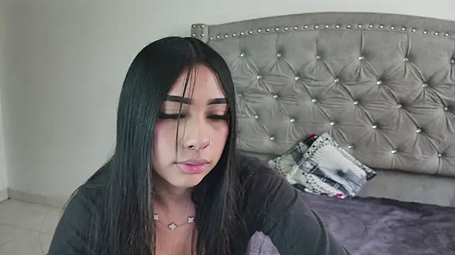 Nesuko kamado  online show from 12-22-25, 04:59