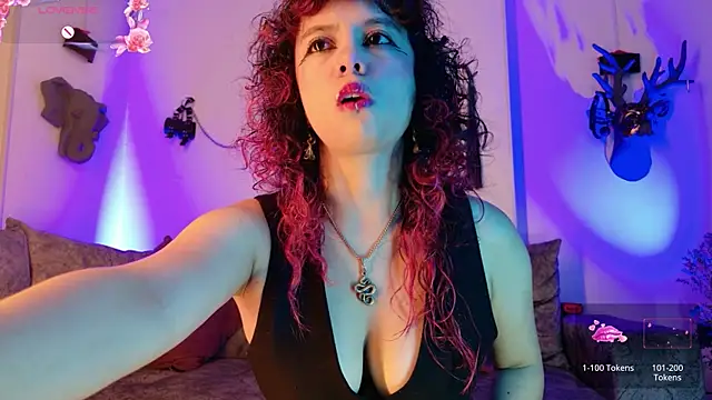 Snapshot of Sweet_Chaos chatting on 06-05-26, 05:51 Sweet Chaos online show from 06-05-26, 05:51
